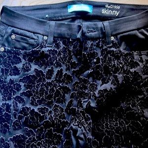 7 for all mankind ‘The Ankle’ Skinny Black Velvety Flower embroidery fly jeans